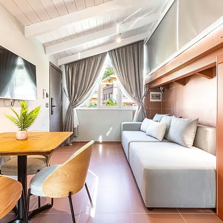 Lian Penthouse 12 - Brand New, Kitchen, Balcony, Parking, Brand New - Lungomare 3 Min Apartman *